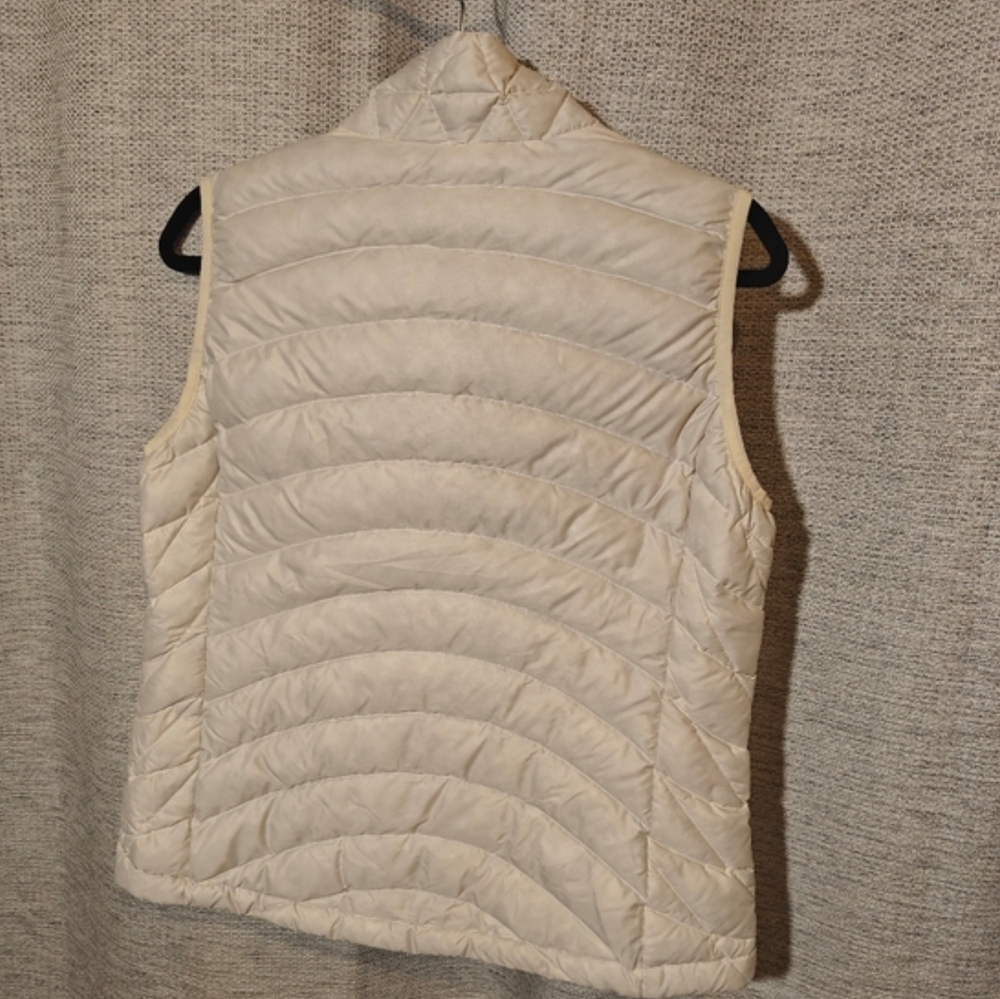 Patagonia White Goose Down Vest - Picture 5 of 7